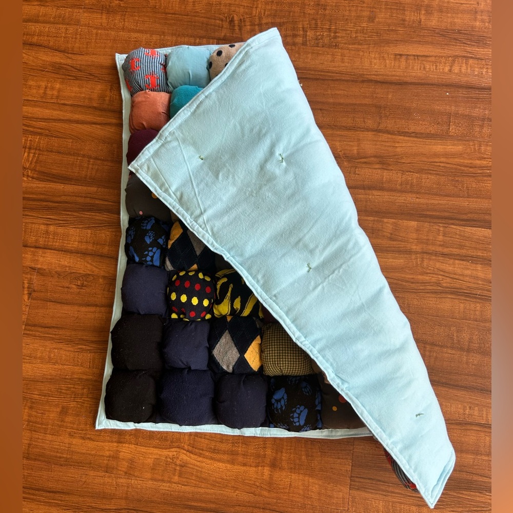 Handmade Puff Quilt - Picture 6 of 6